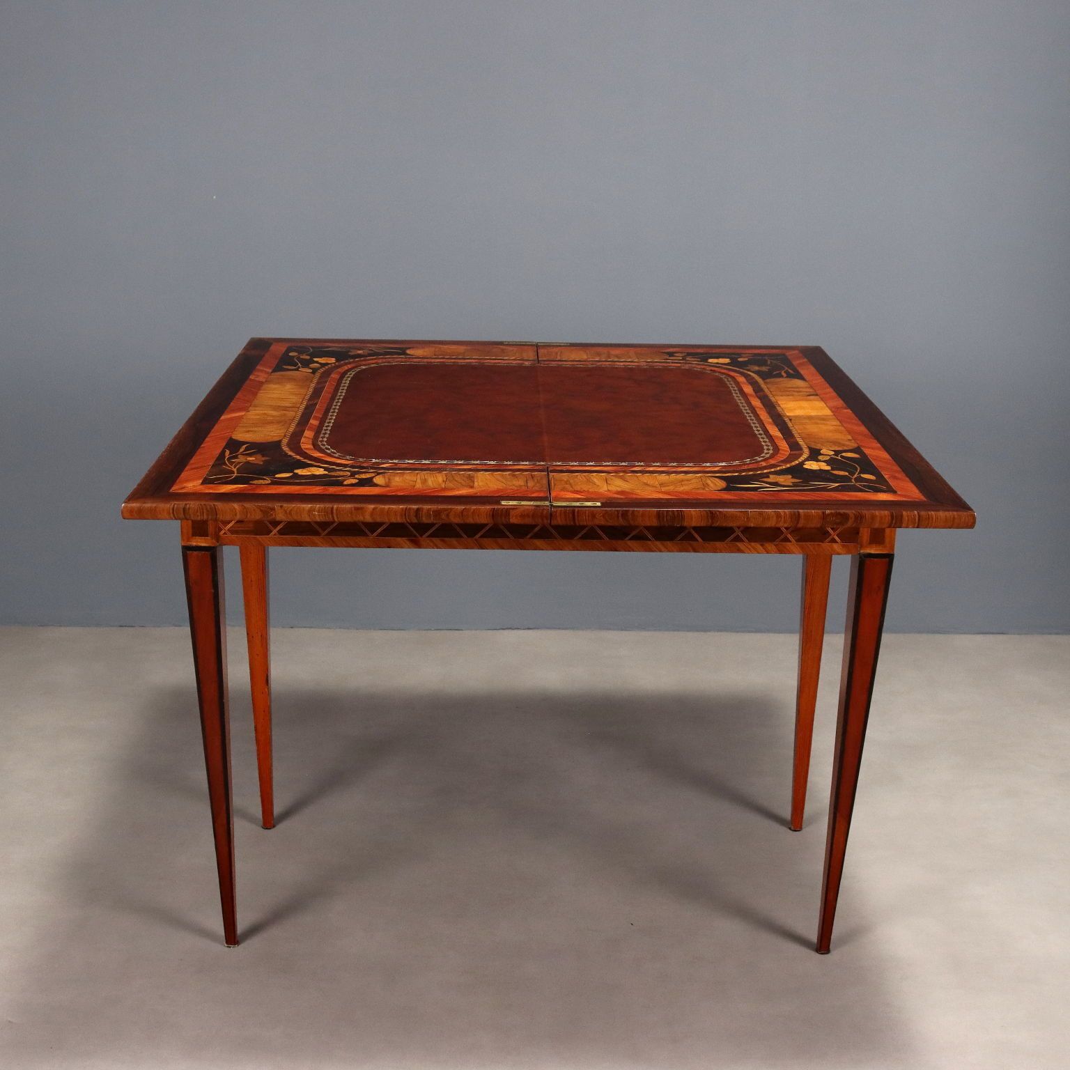 photo furniture Antiek Speltafel Diverse Houtsoorten Italië XVIII Eeuw