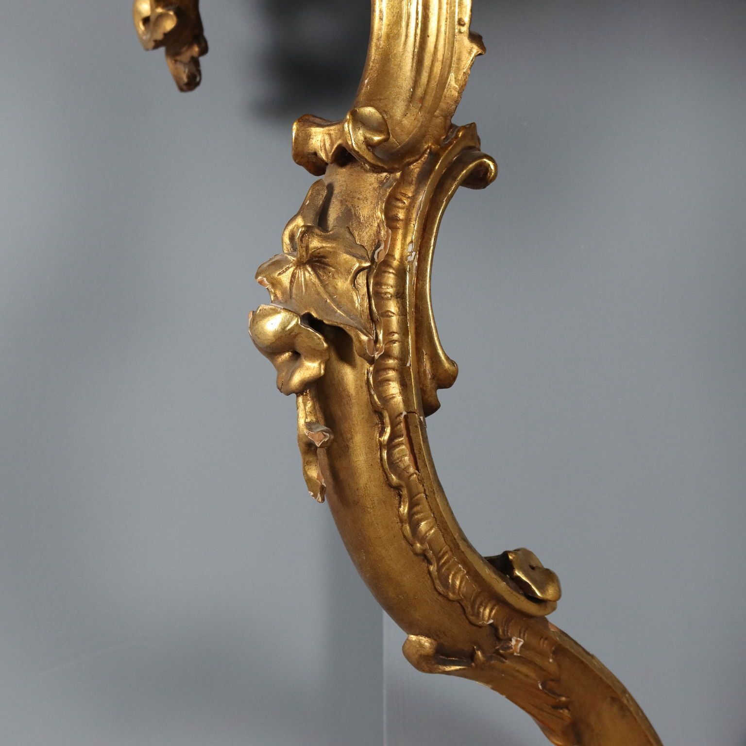 Console de style Rococo, plateau en marbre photo vinterior
