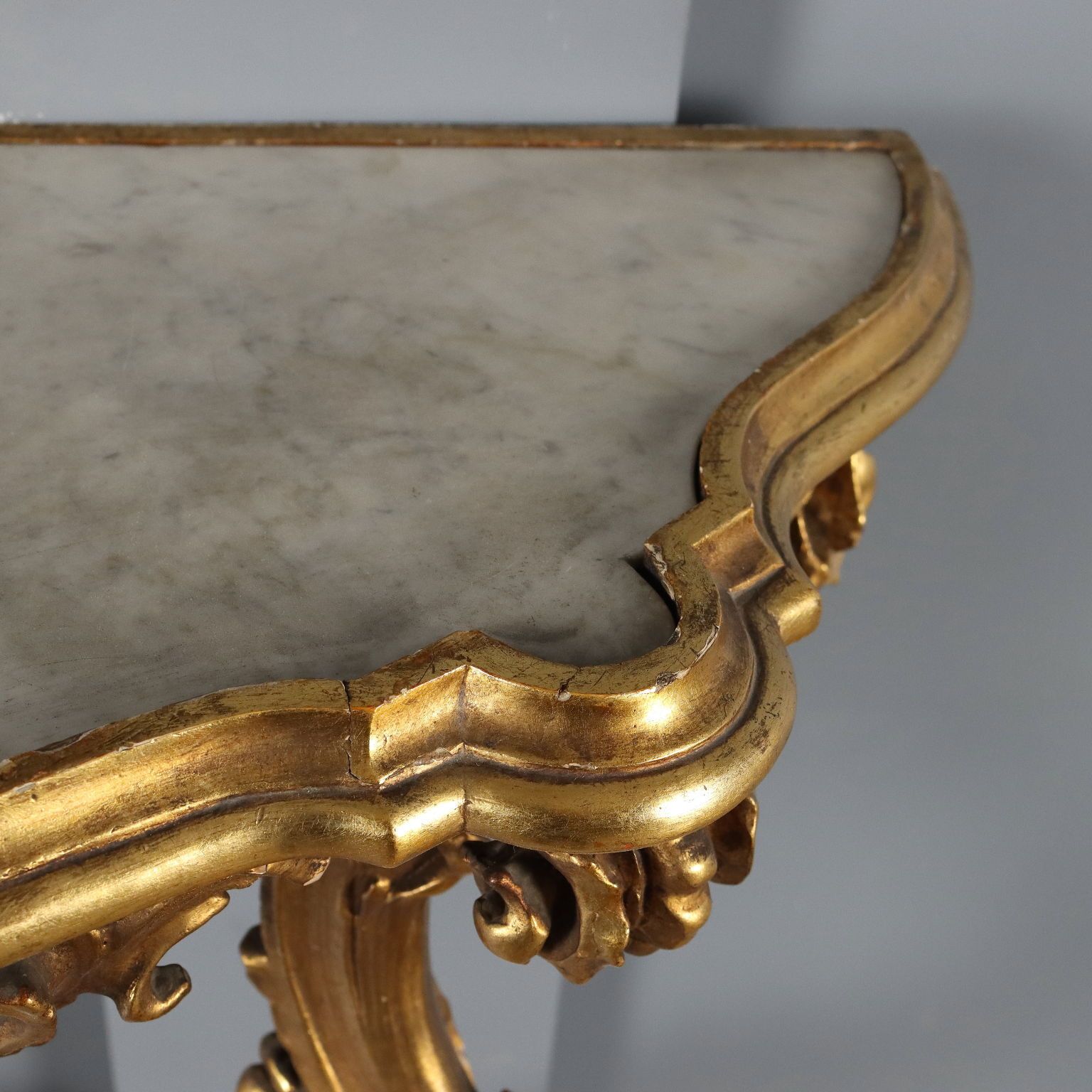 photo for sale Console de style Rococo, plateau en marbre