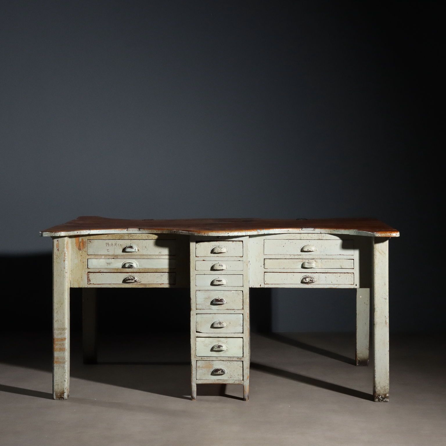 photo buy Table industrielle en sapin et orme, design italien, XXe siècle
