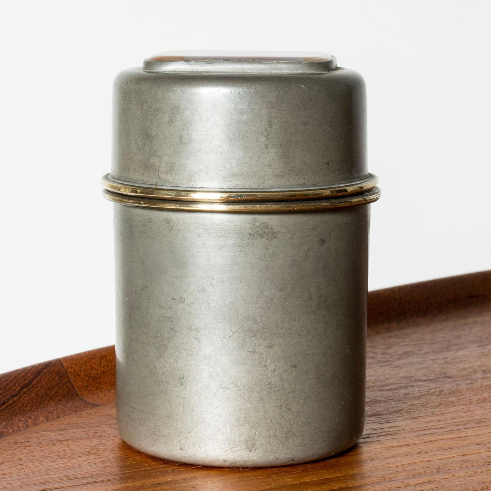 Mid-century Scandinavisch tinnen pot van Estrid Ericson, Svenskt Tenn, Zweden, 1954 photo furniture