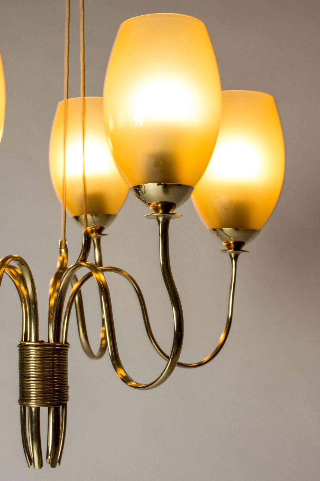 Lustre moderniste vintage par Paavo Tynell, Finlande, Taito Oy, années 1940 photo vintage