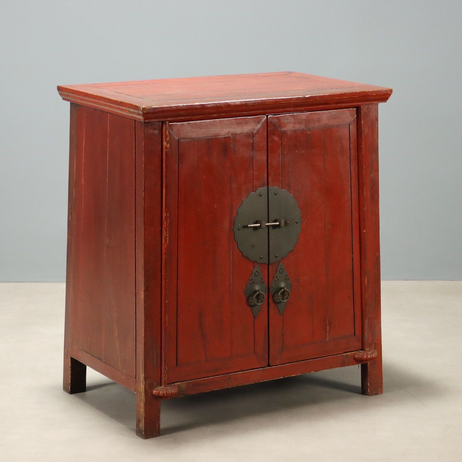 Armoire d'époque de style Chinoiserie en bois laqué, XXe siècle