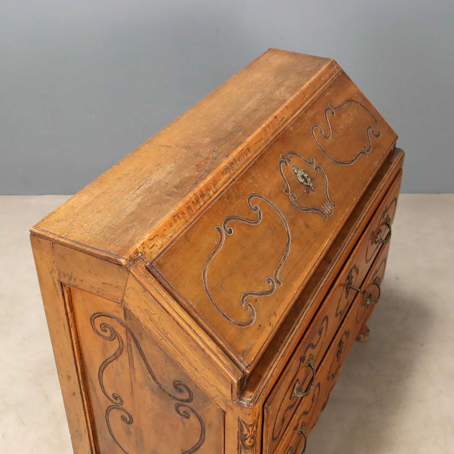 1360.0 Secrétaire d'époque à abattant en bois ébénisé, 6 tiroirs, XVIIIe siècle photo
