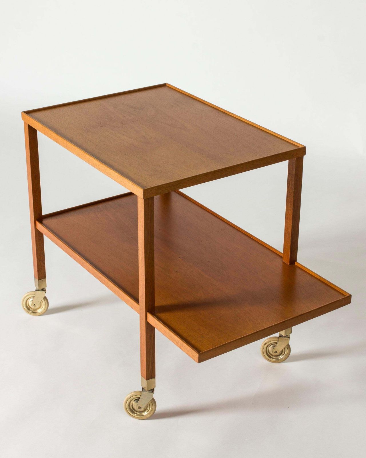 photo furniture Mid-century bartrolley van Josef Frank, Svenskt Tenn, Zweden, jaren 1950