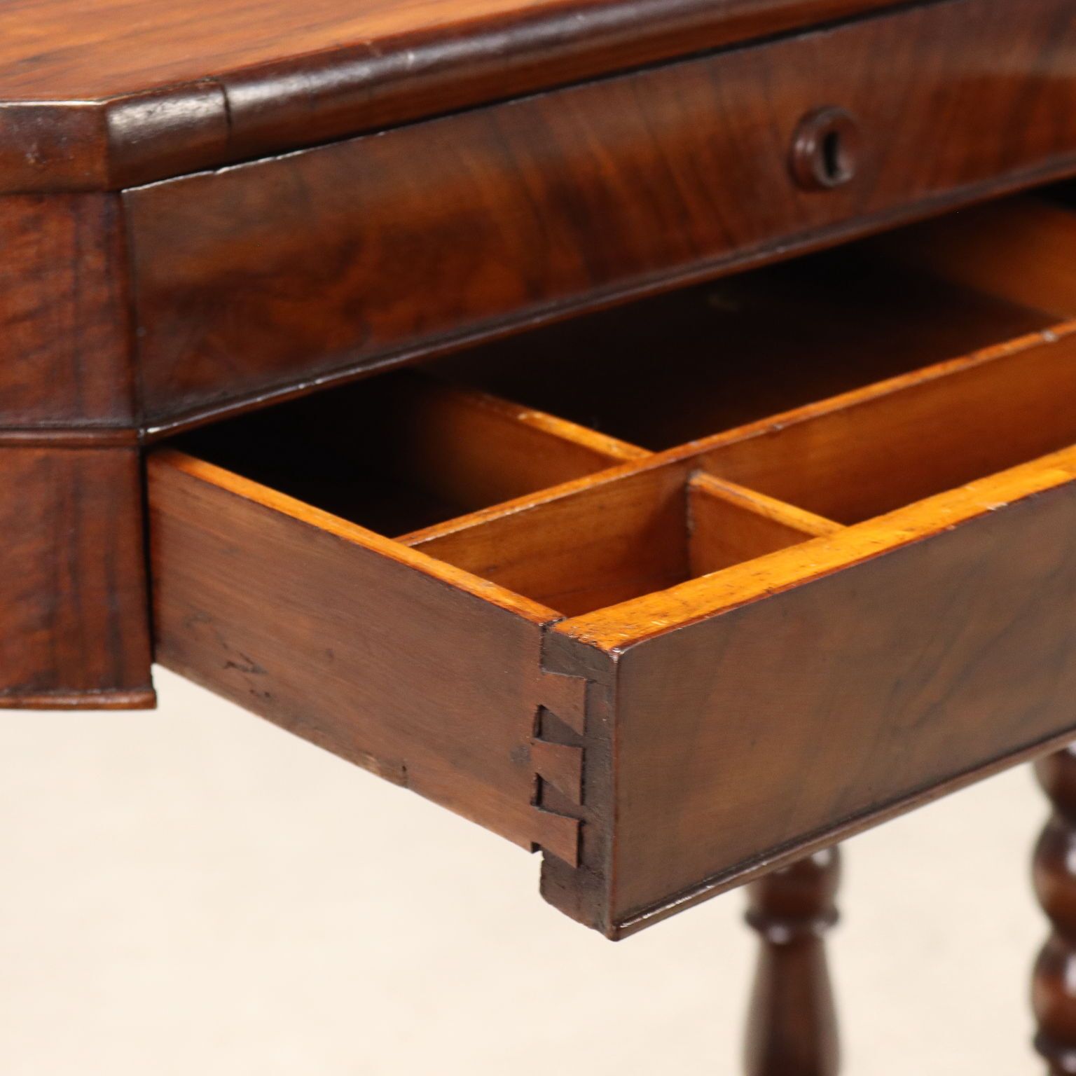 Small Table Louis Philippe Walnut Italy XIX Century photo 350.0