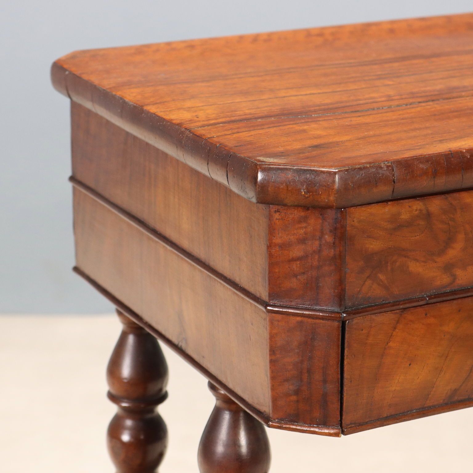 Small Table Louis Philippe Walnut Italy XIX Century photo vinterior