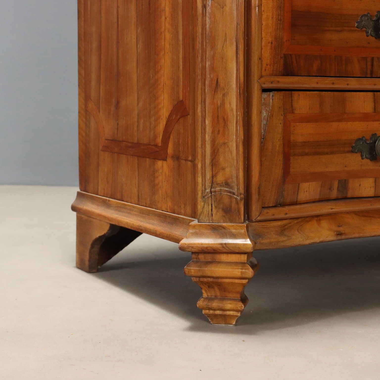 photo furniture Walnut Style Bureau With Cherry Inlay