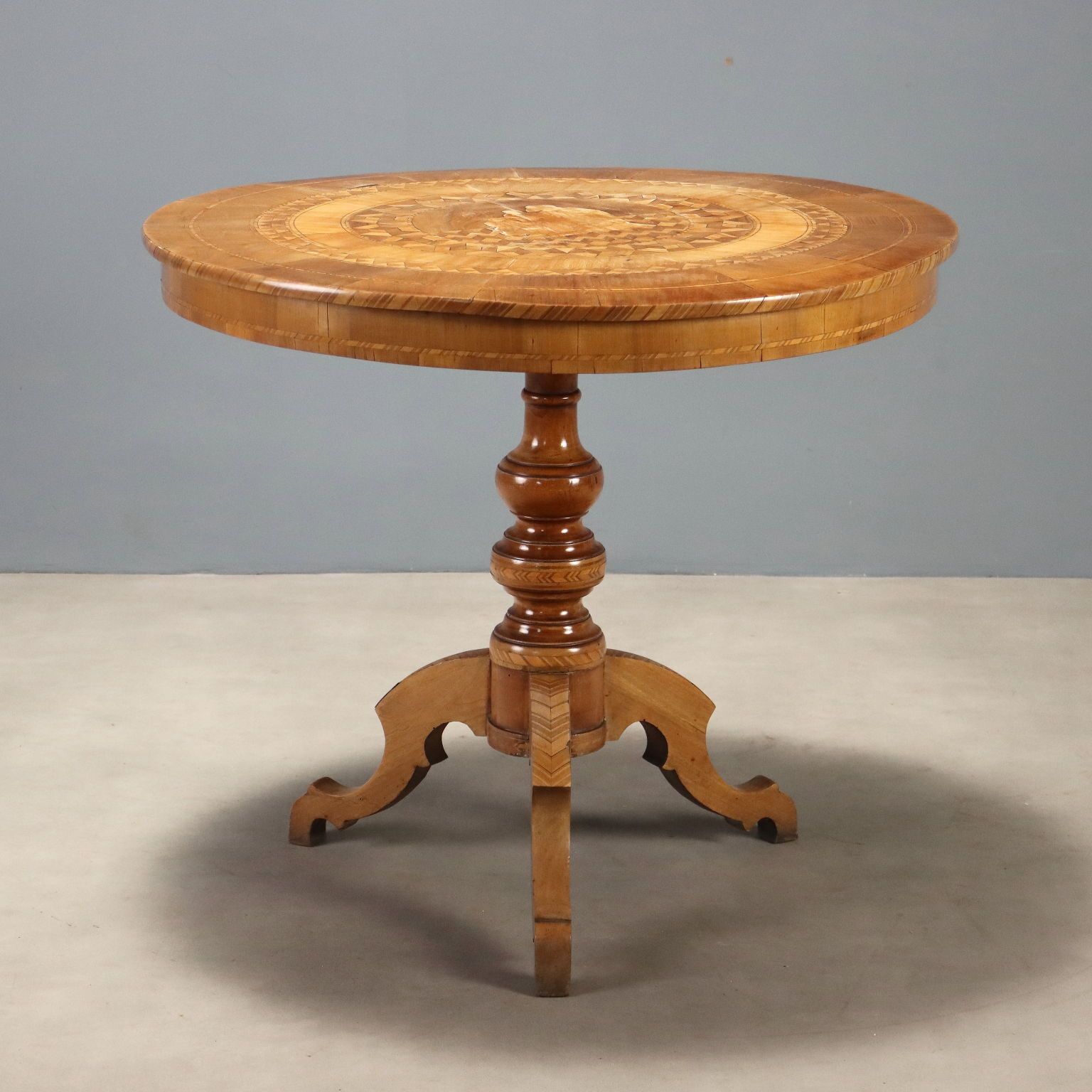 Walnoot Ingelegd Centertafel Rolo 19e Eeuw