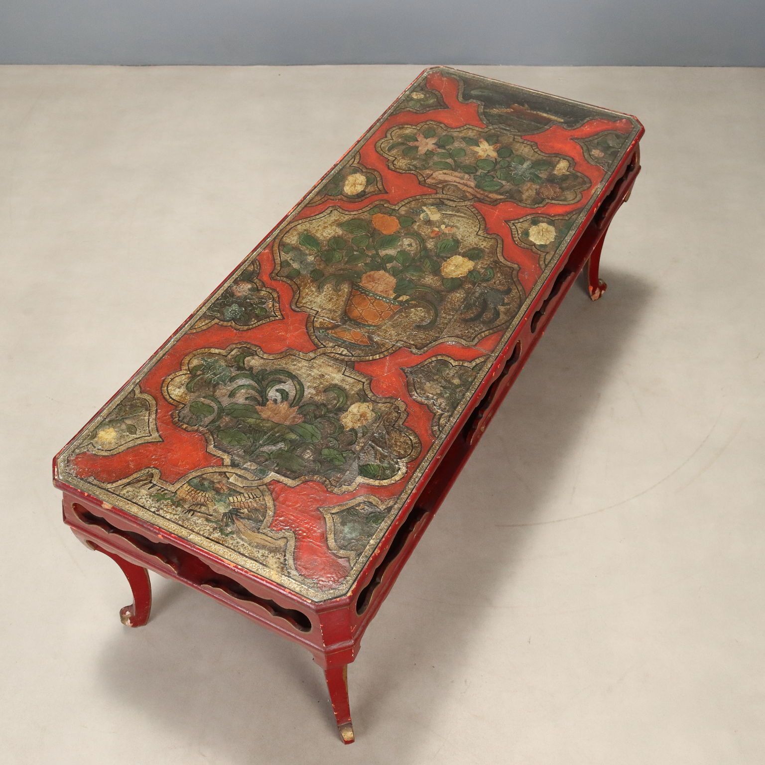 Table basse de style Chinoiserie, Chine, XIXe siècle photo buy