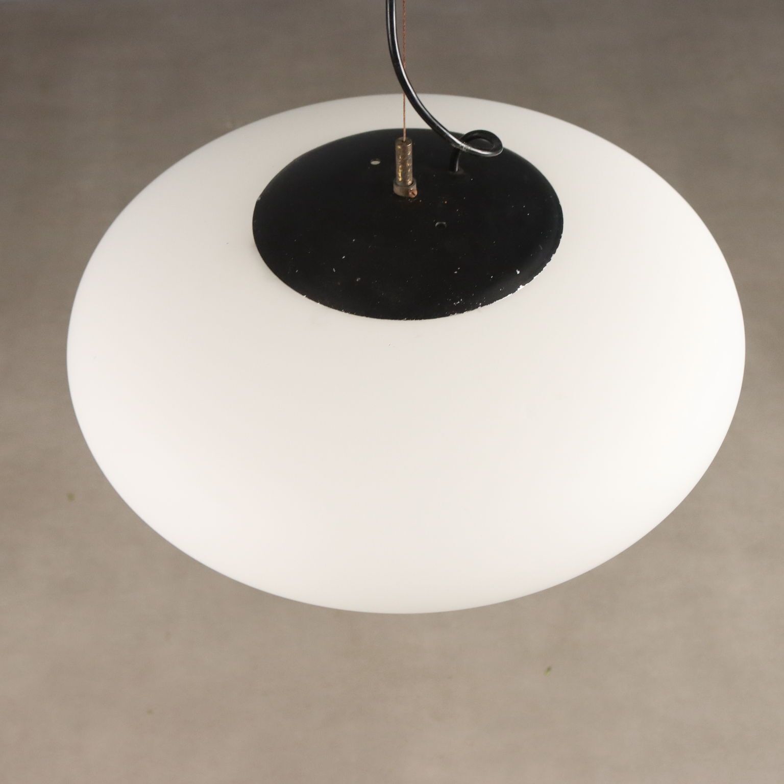 Ufo hanglamp ca. jaren 1960 photo Verlichting