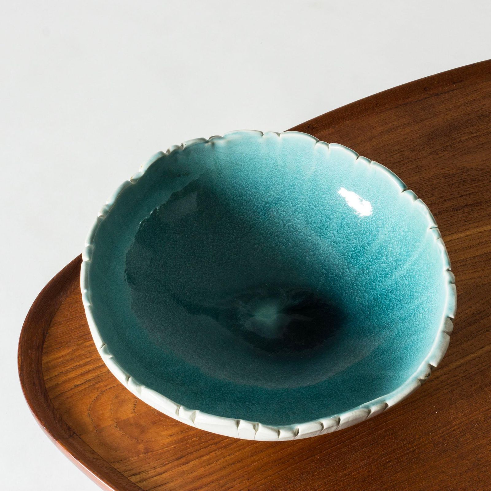 Uniek mid-century stoneware schaal van Bengt Berglund, Gustavsberg, jaren 1960 photo Woonaccessoires