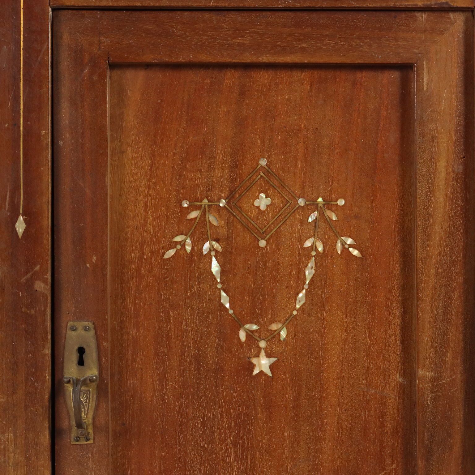 photo furniture Bureau Liberty en acajou, cuir et incrustations