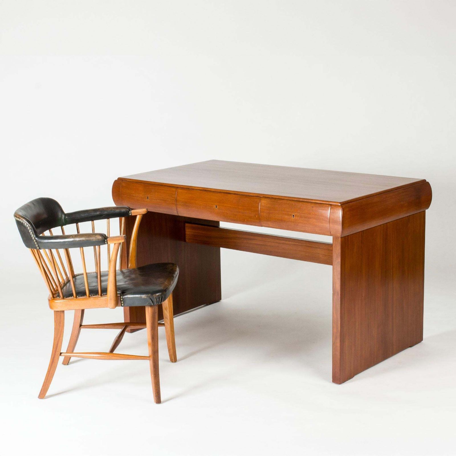 Bureau danois moderne Ernst Kühn, Lysberg, Hansen & Therp, Danmark, années 1930, par Ernst Kühn photo buy