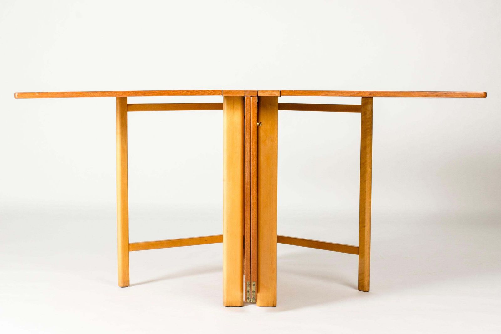 Maria eettafel van Bruno Mathsson, teak en beuk, jaren 1930, Zweden photo 13100.0