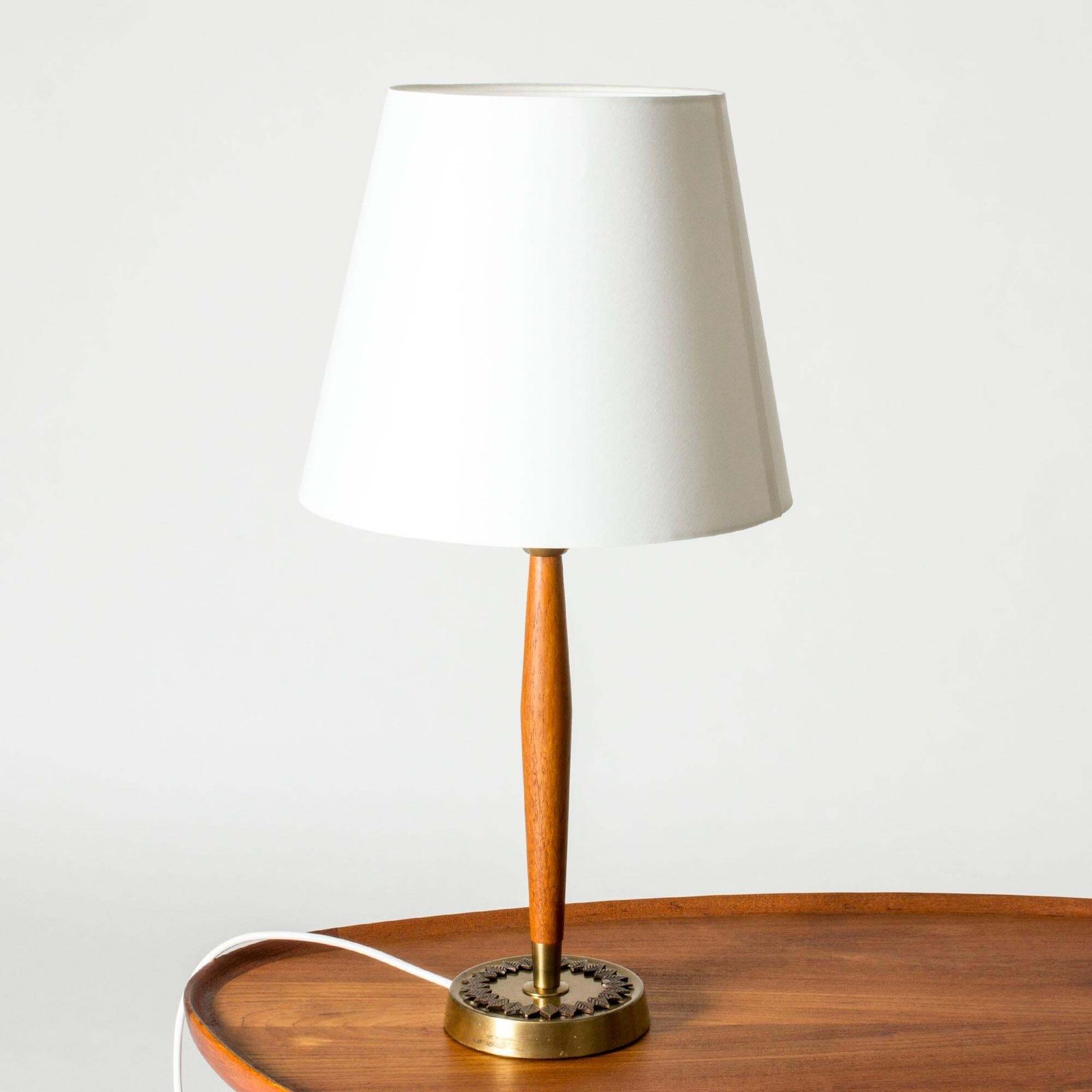 Lampe de table mid-century en teck, ASEA, Suède, années 1950 photo furniture