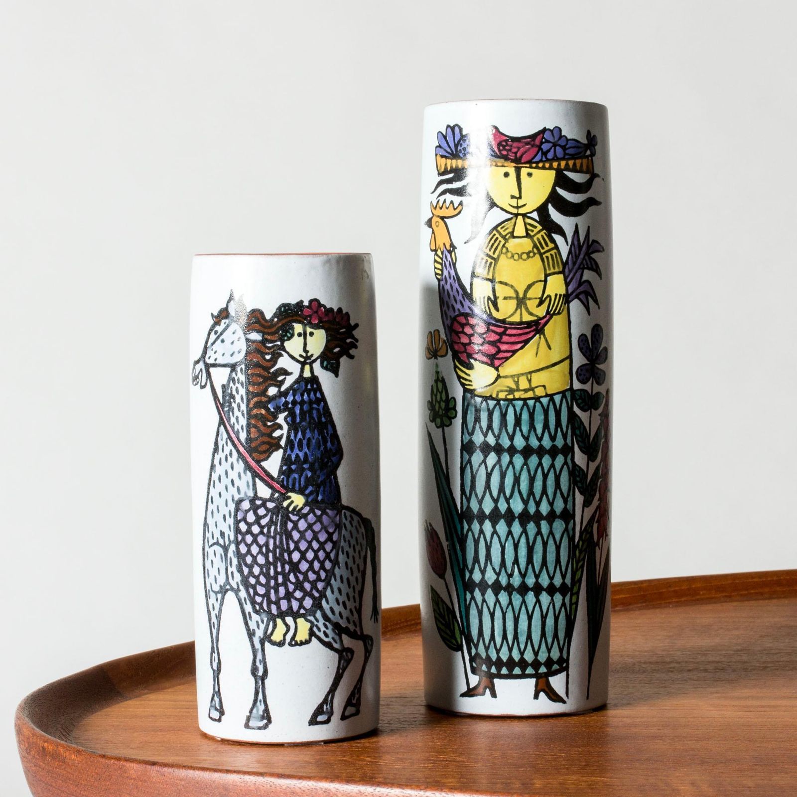 "Karneval" faience vaas van Stig Lindberg, Gustavsberg, Zweden, ca. jaren 1950 photo vinterior