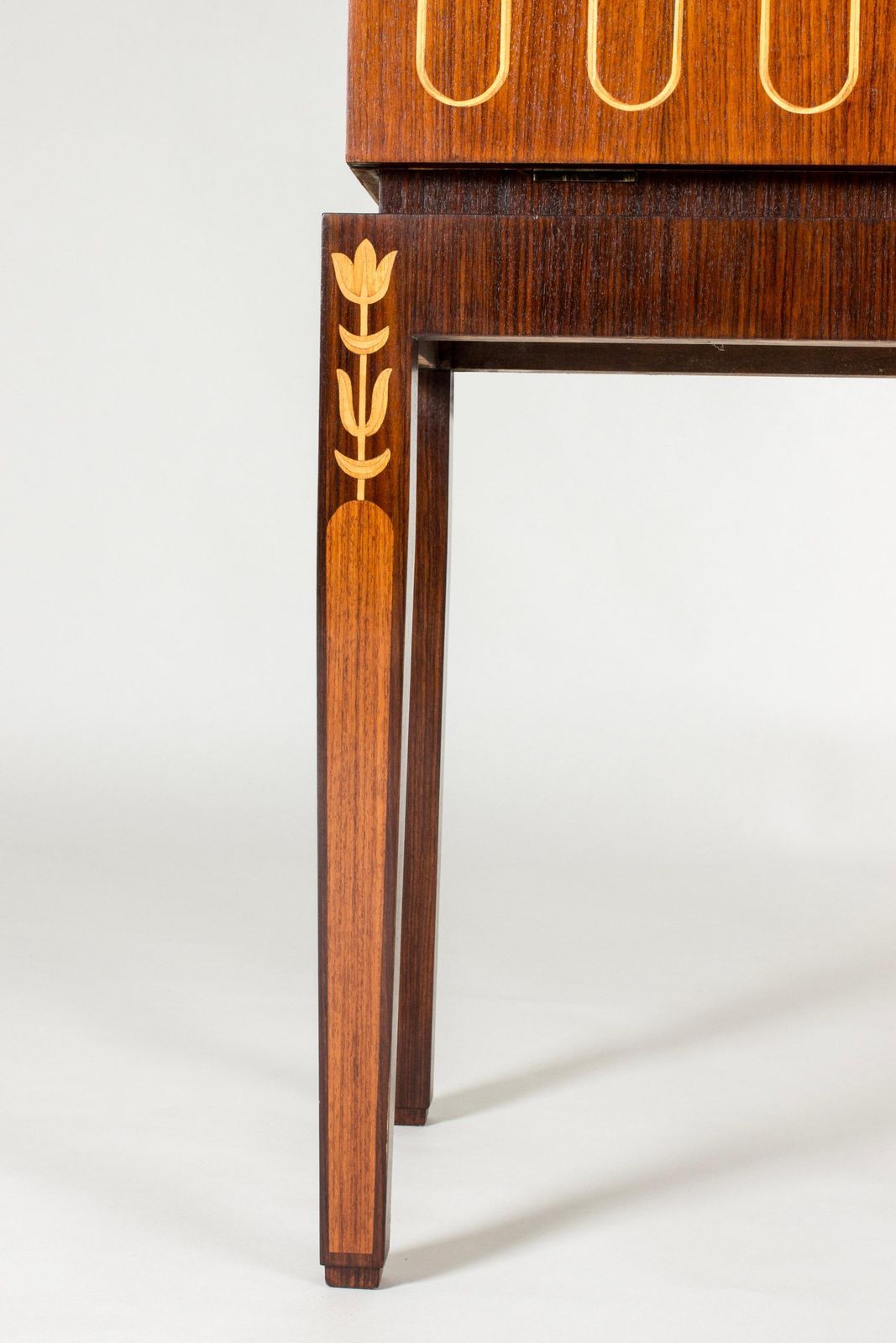 photo furniture Cabinet mid-century modern unique, par Axel Einar Hjorth, Suède, années 1930
