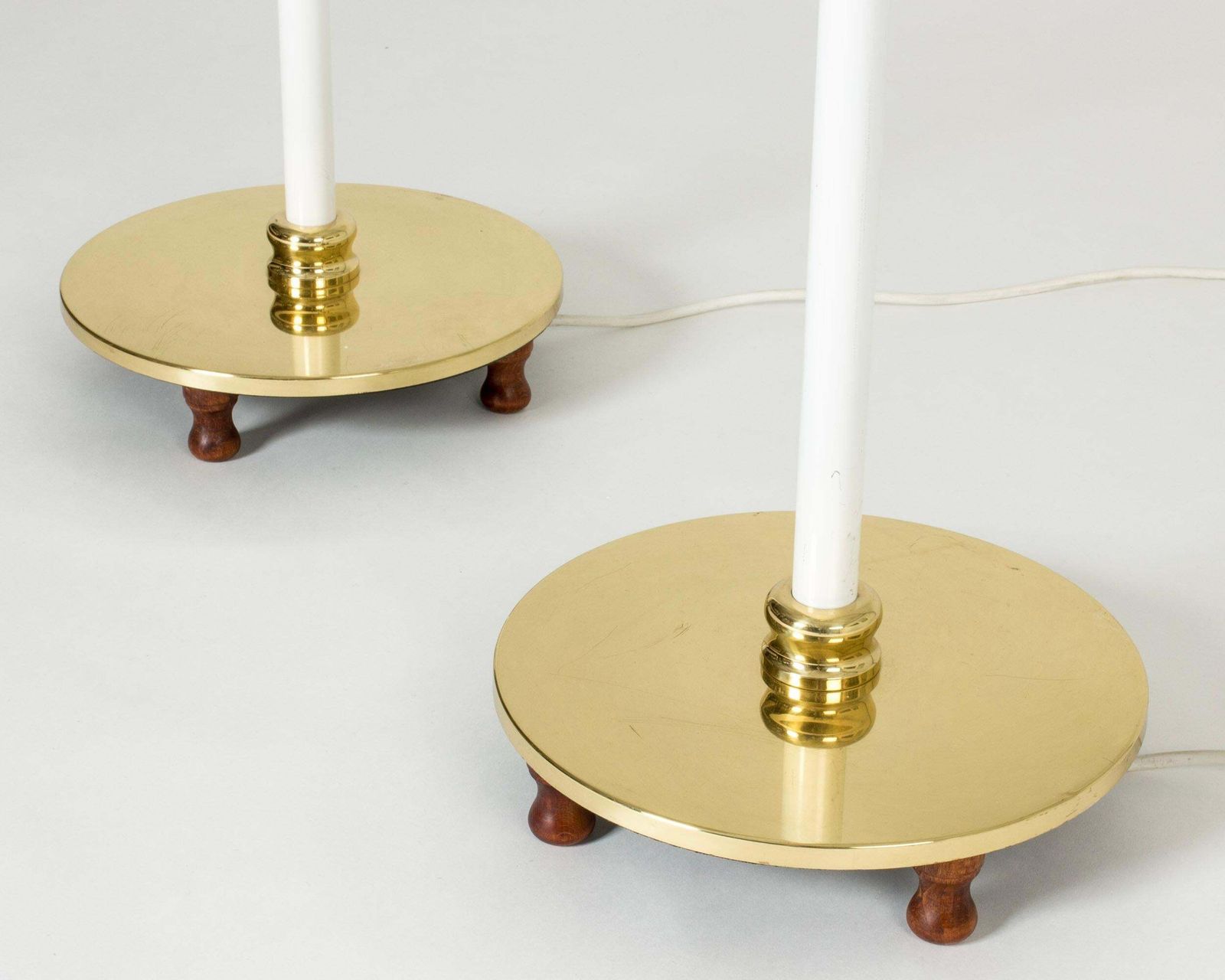 photo furniture Lampadaires scandinaves modernes Josef Frank, Svenskt Tenn, Suède, années 1950