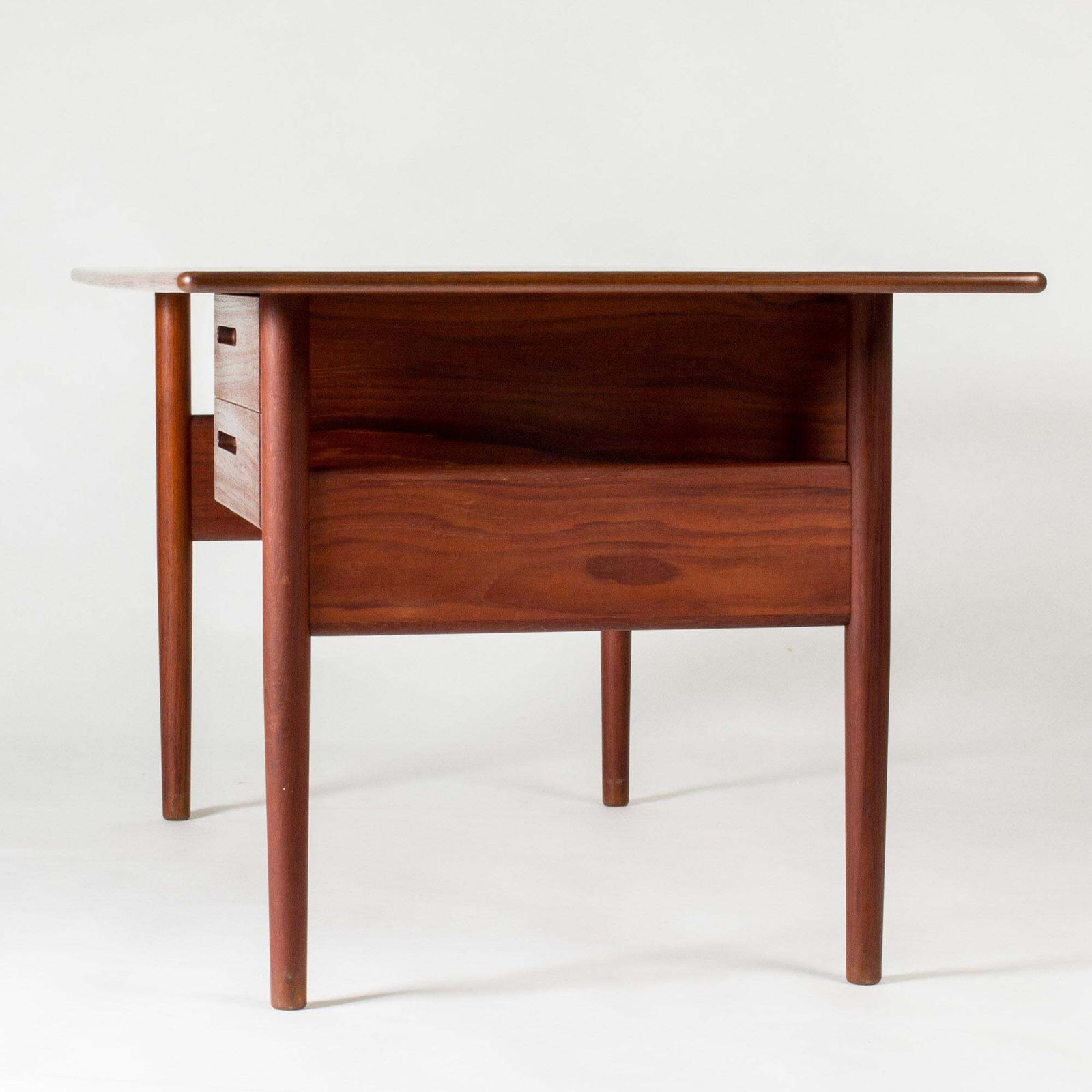 Vintage modernistisch bureau van Ib Kofod Larsen, Zweden, jaren 1960 photo Meubels