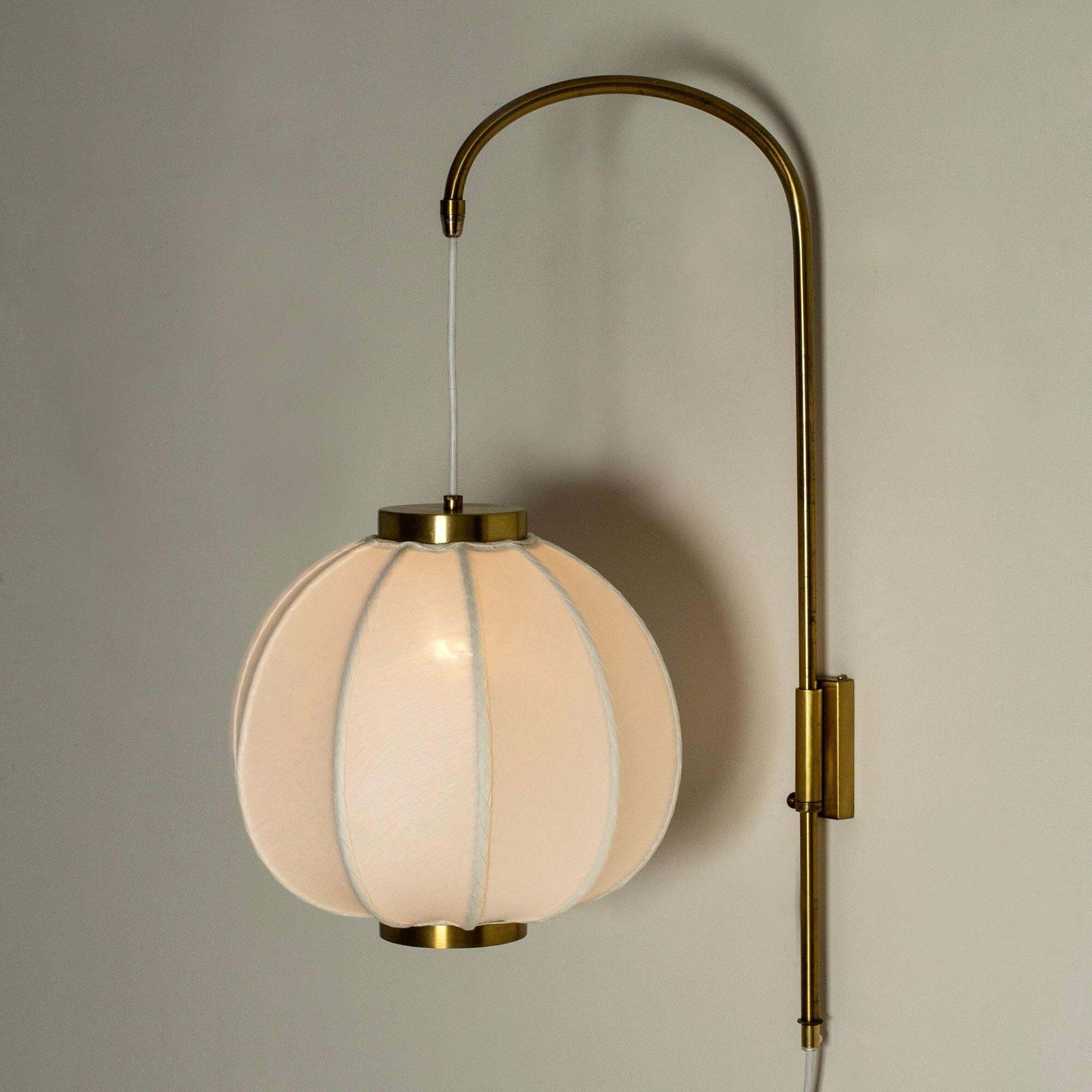 Mid-Century Modern Wandlamp van Josef Frank, Svenskt Tenn, Zweden, jaren 1950 photo furniture