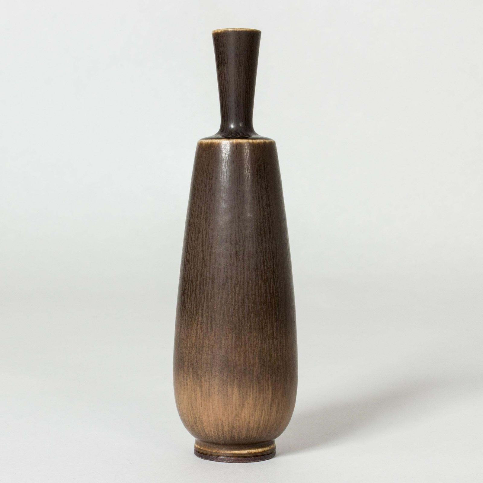 Vase en grès mid-century par Berndt Friberg, Gustavsberg, Suède, 1960 photo furniture