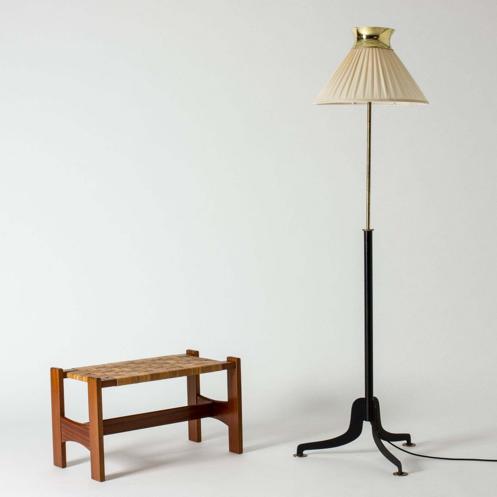 Lampadaire rare par Josef Frank pour Svenskt Tenn, Suède, années 1950 photo vinterior