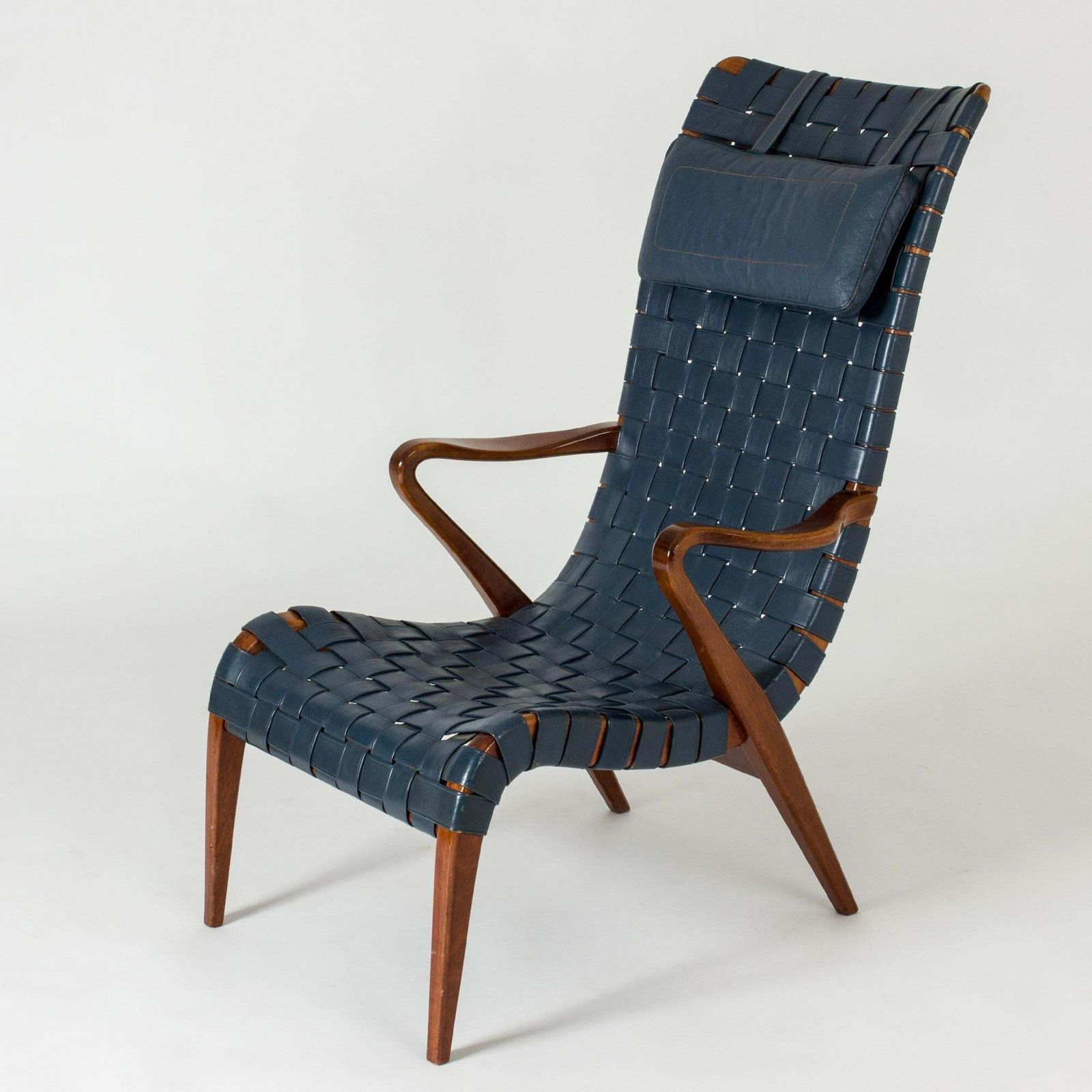 Scandinavian Modern fauteuil met voetenbank van Axel Larsson, Zweden, jaren 1950 photo furniture