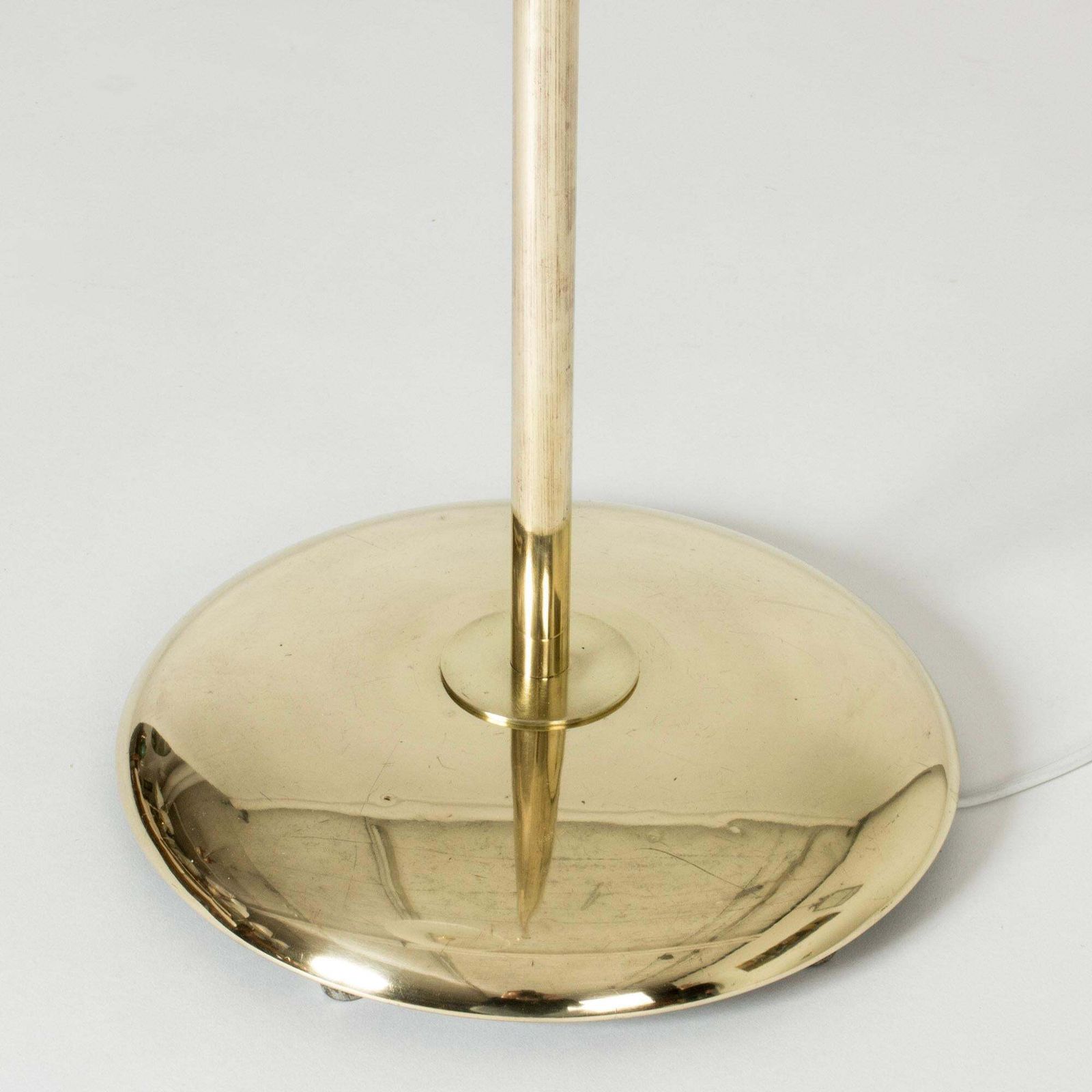 Scandinavische mid-century messing vloerlamp van NK, Zweden, ca. jaren 1950 photo for sale
