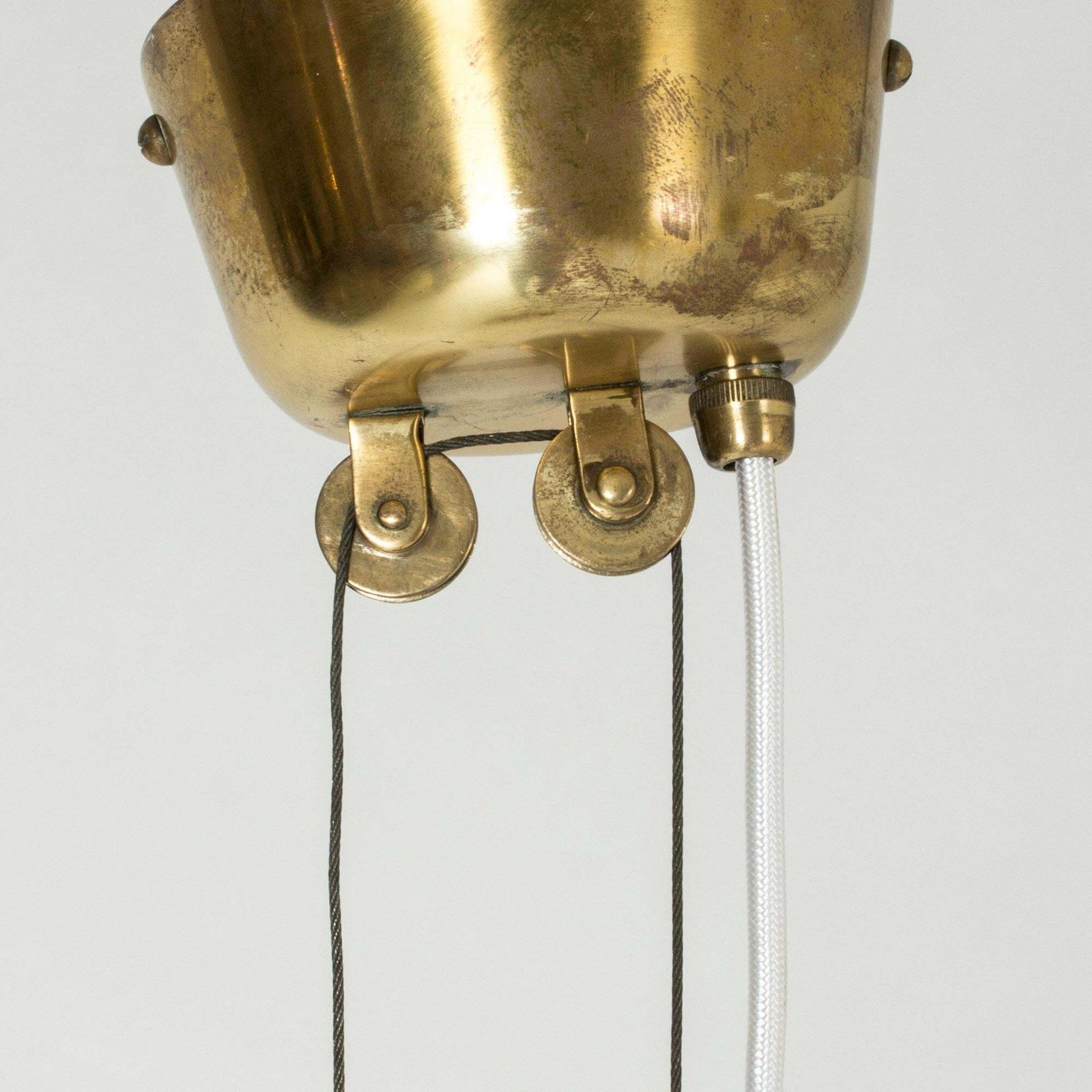photo furniture Mid-century messing hanglamp van Paavo Tynell voor Taito Oy, Finland, jaren 1950