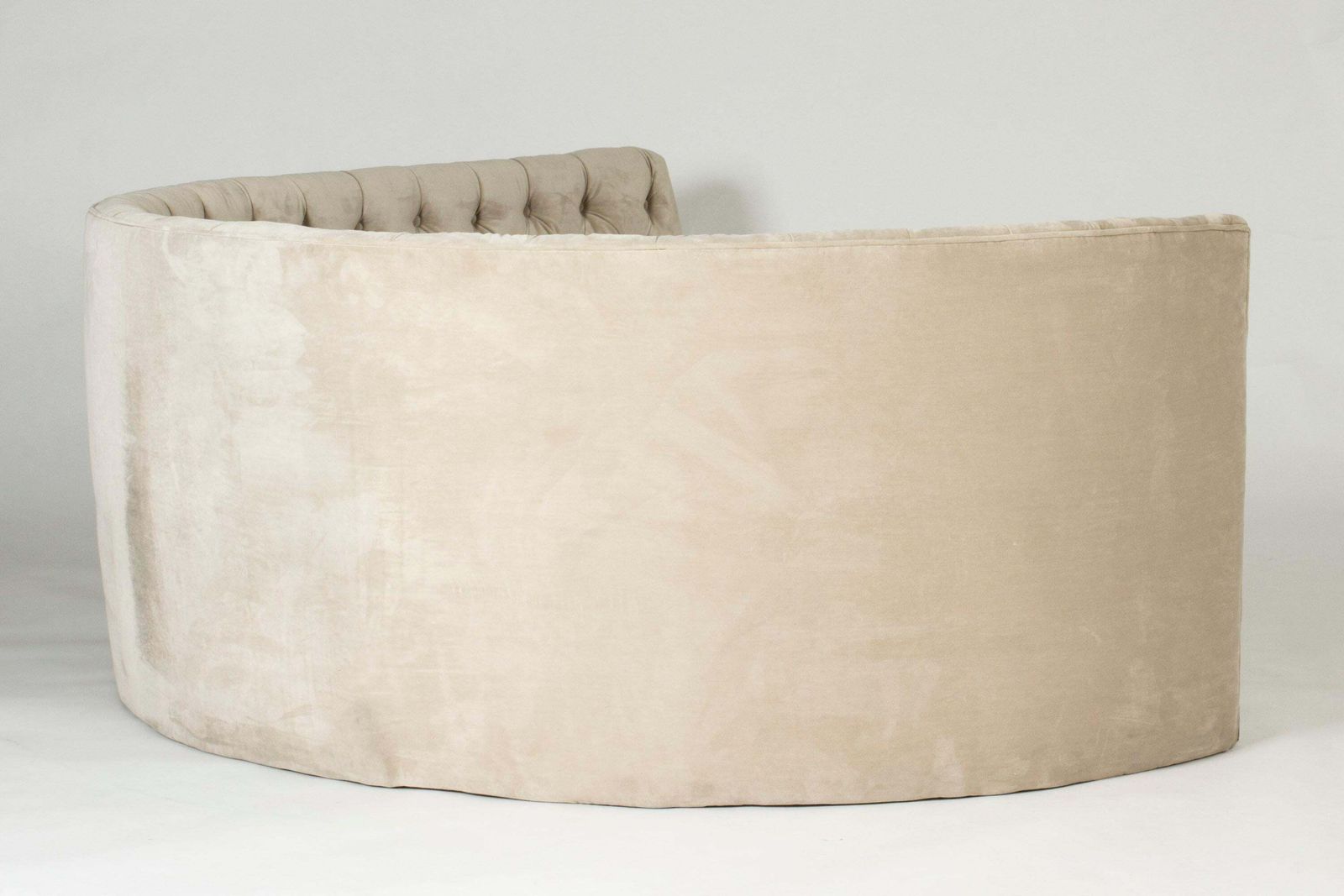 photo furniture Canapé suédois moderne surdimensionné, Suède, années 1930
