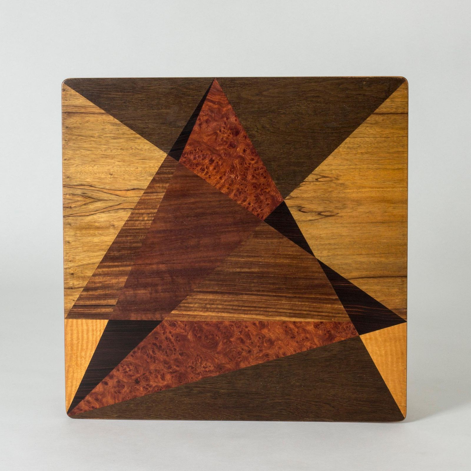 Table d'appoint suédoise mid-century en teck avec incrustation de bois, années 1950 photo furniture