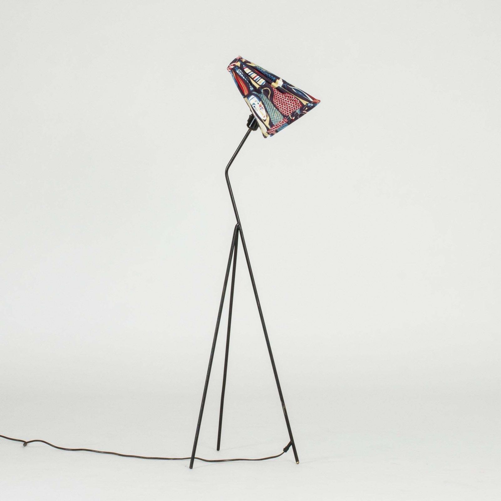 Lampadaire Giraffe en métal laqué noir et tissu, par Hans Bergström, années 1950 photo furniture
