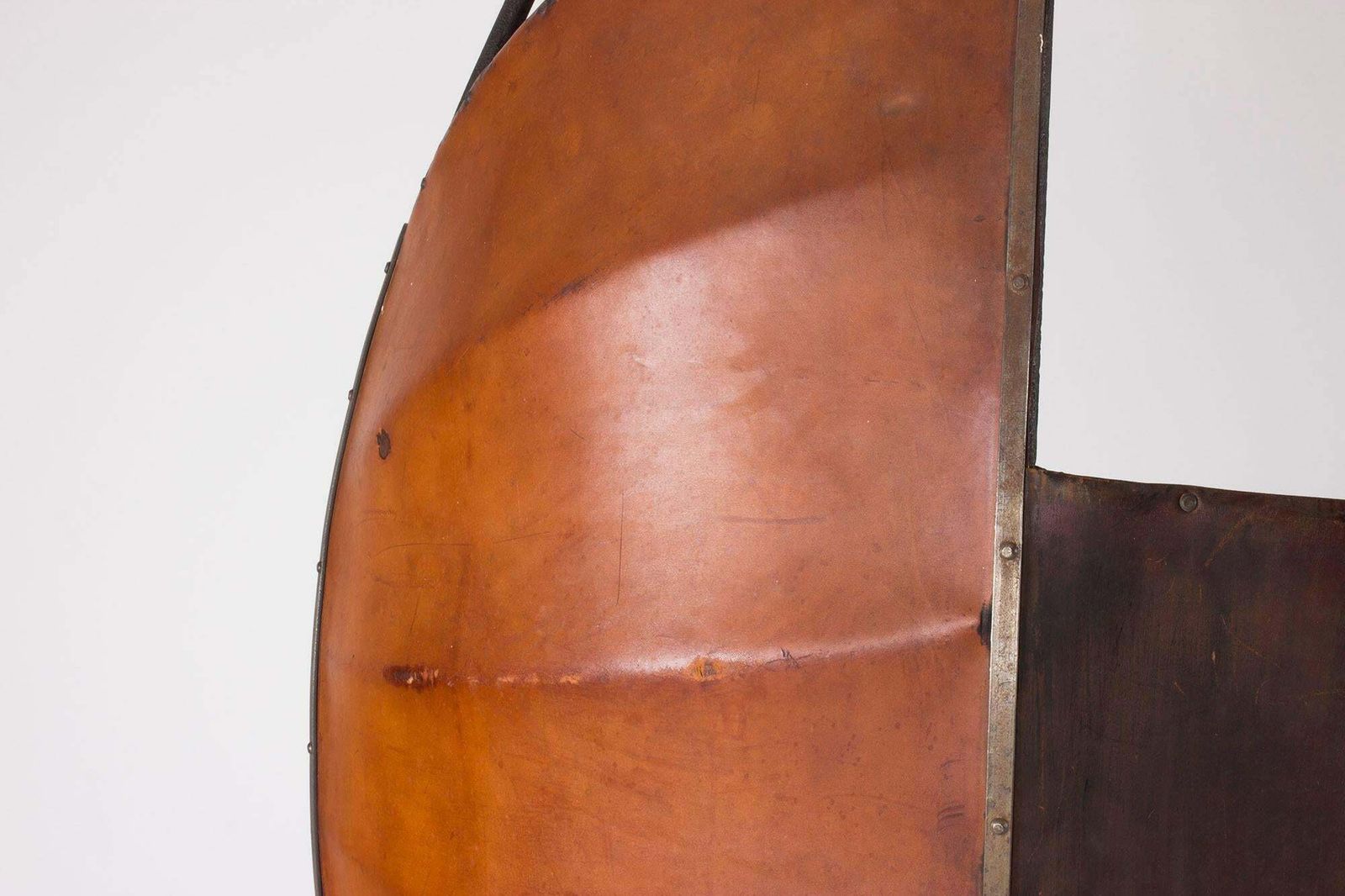 Sculpturaal kamerscherm van Fred Leyman, smeedijzer en leer, 1963 photo Woonaccessoires