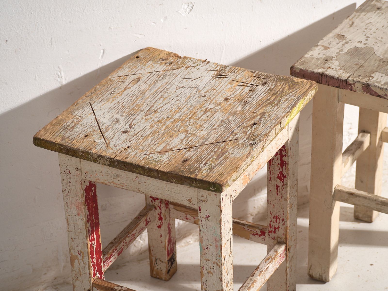 Tables de chevet d'époque en bois de pin, Europe centrale, vers 1940 #11 photo furniture