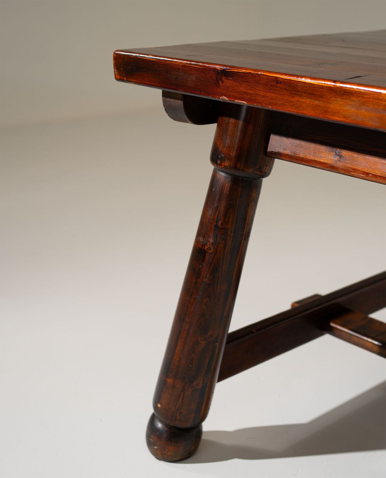 photo furniture Mid-Century Franse eettafel van Georges Robert, Frankrijk ca. jaren 1950