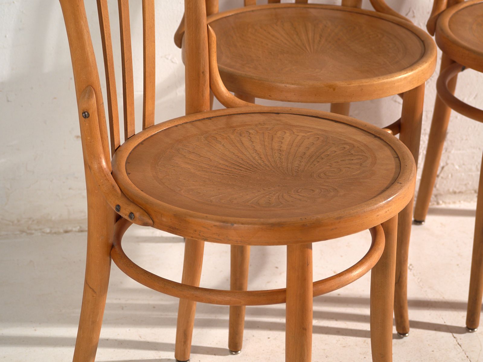 Chaises d'époque de style Thonet en bois courbé - Europe centrale, vers 1930 #1 photo for sale