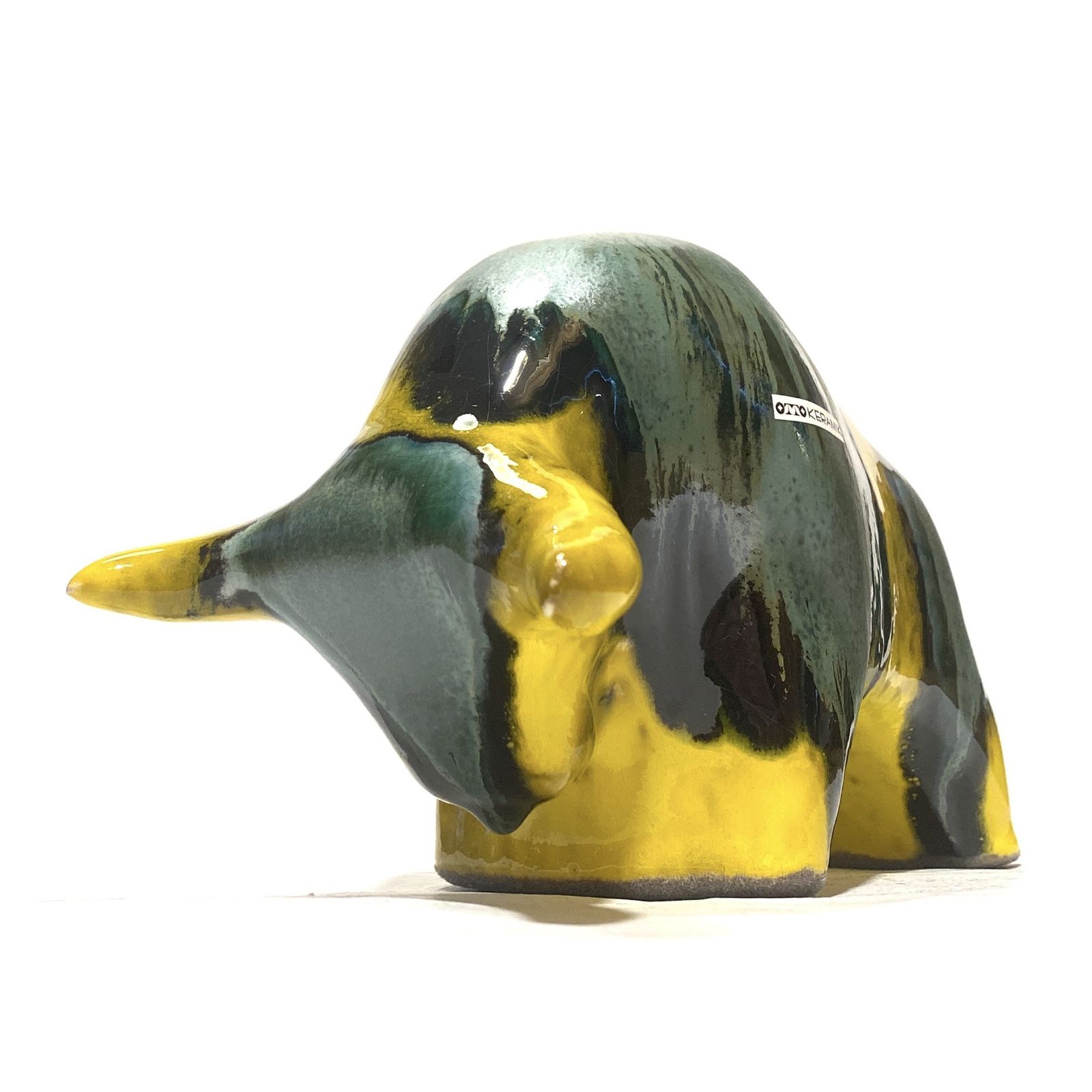 Otto Keramik stier in Brazil-glazuur van geel en groen, West German Pottery stijl sculptuur photo furniture