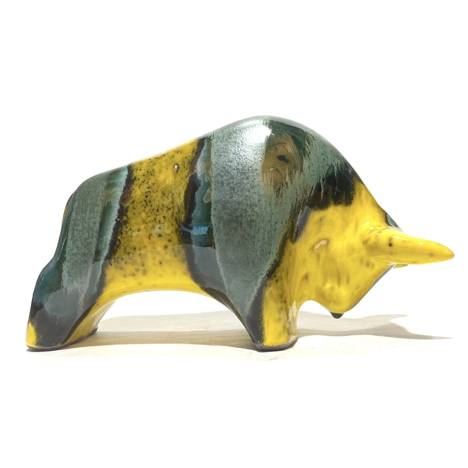 Otto Keramik stier in Brazil-glazuur van geel en groen, West German Pottery stijl sculptuur photo buy