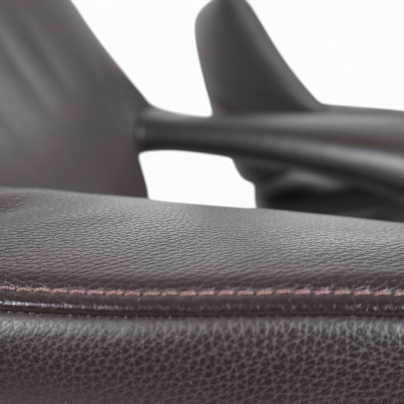 photo buy De Sede DS-255 Avantgarde Lounge Chair in donkerbruin leer, 2000