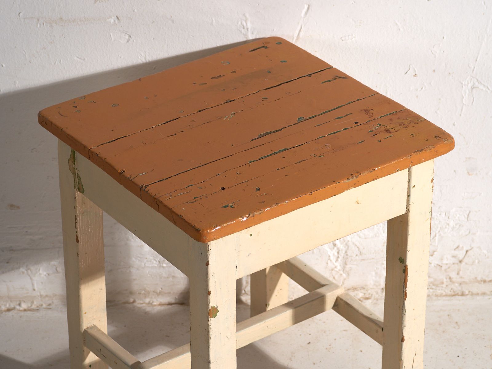 Tables de chevet d'époque en bois de pin, Europe centrale, vers 1940 #13 photo vinterior