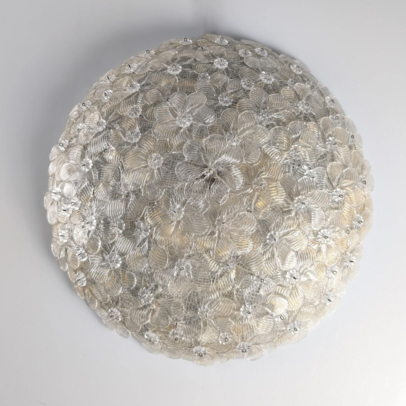Plafonnier floral en verre de Murano à poudre d'or, Barovier and Toso, années 1960 photo vinterior