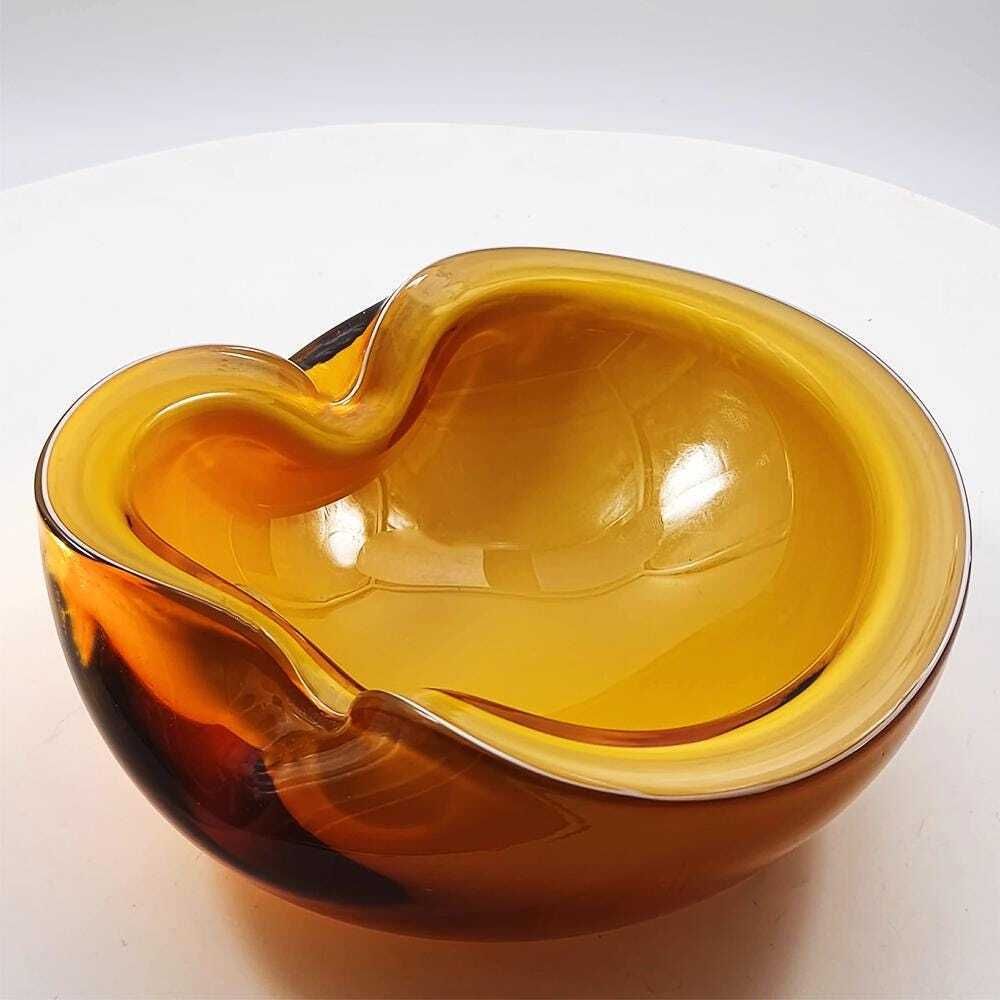 Zeldzame asbak uit de jaren 1950, ontworpen door Alfredo Barbini, handgemaakt Murano-glas, geproduceerd door de historische fabriek Vecchia Murano V.M. 17 cm / 6,69 inch photo Woonaccessoires