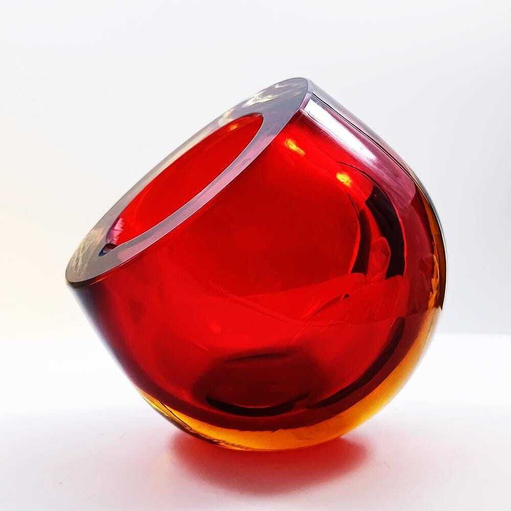 Zeldzame asbak of opvangschaal in Murano-glas, jaren 1960, door Flavio Poli voor Seguso. Twee gebruiksposities mogelijk. Gemaakt in Murano, Italië. photo buy