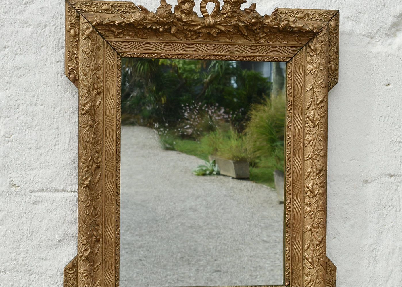 Miroir mural en bois doré d'époque, Napoléon III, style Louis XV, vers 1870. photo furniture