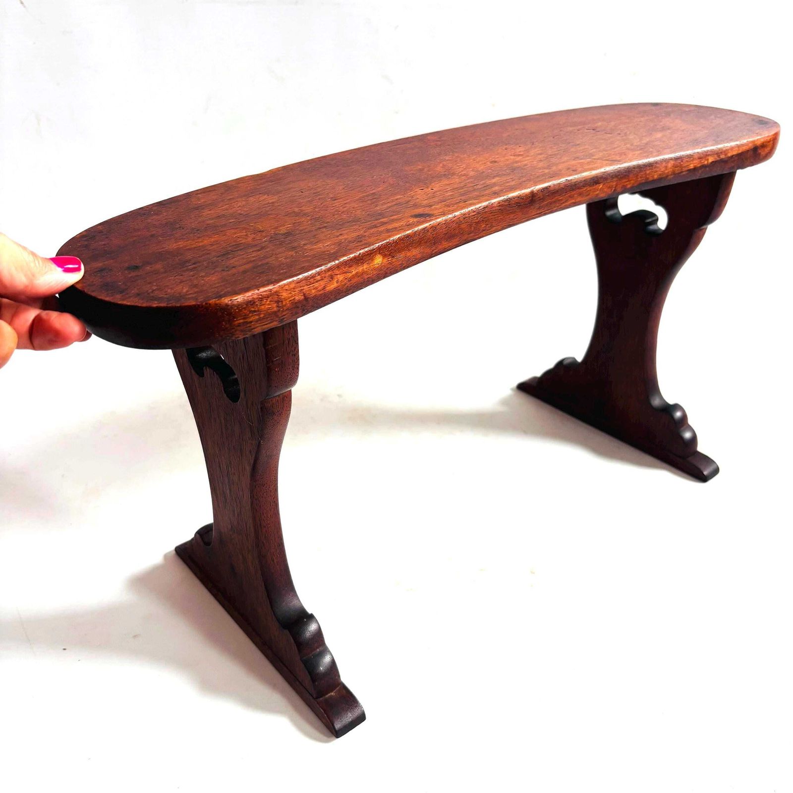 Fauteuil d'appui Kyōsoku d'époque en bois de sugi, présentoir bas, ère Shōwa, vers 1930