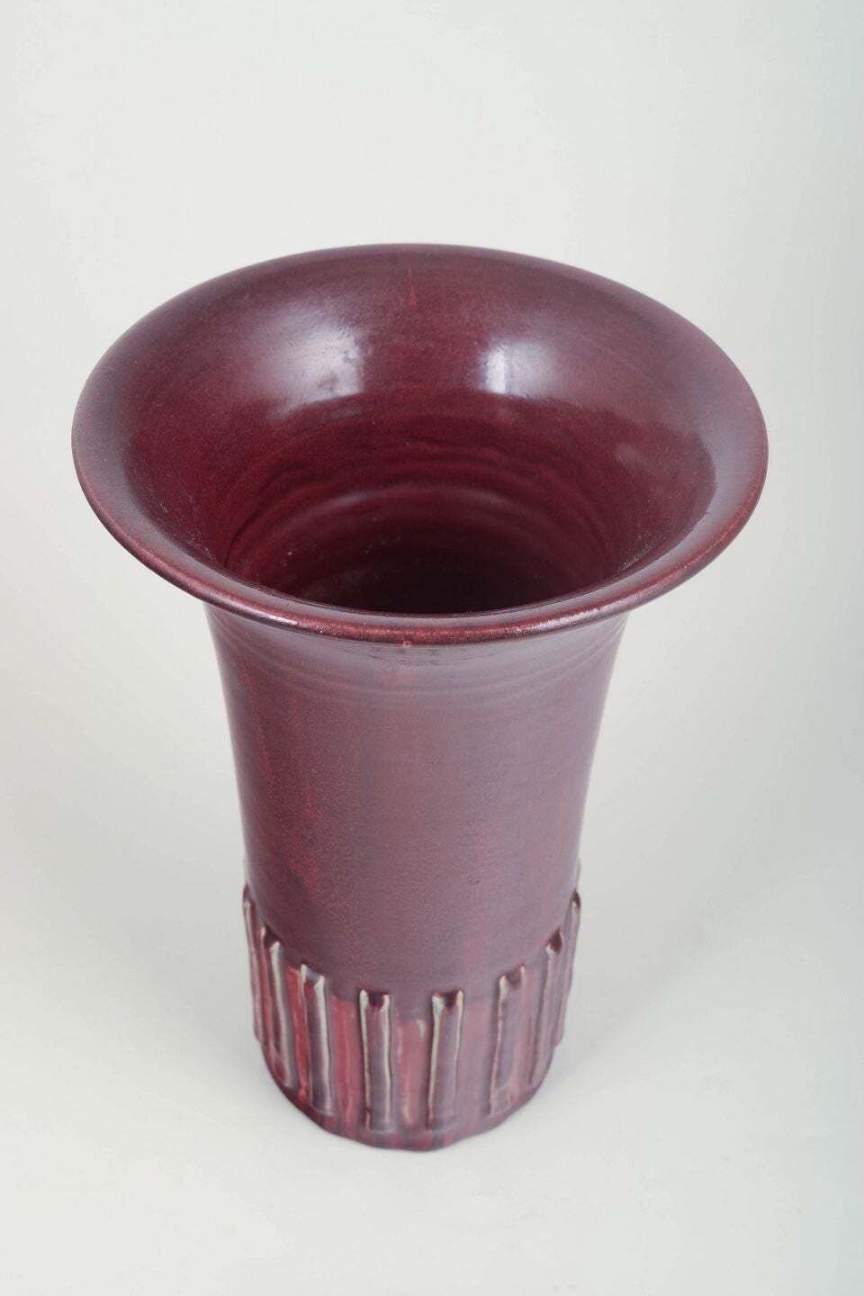 Vase en grès Thorkild Olsen, Royal Copenhagen, grand modèle à glaçure sang-de-bœuf, 1933 photo furniture