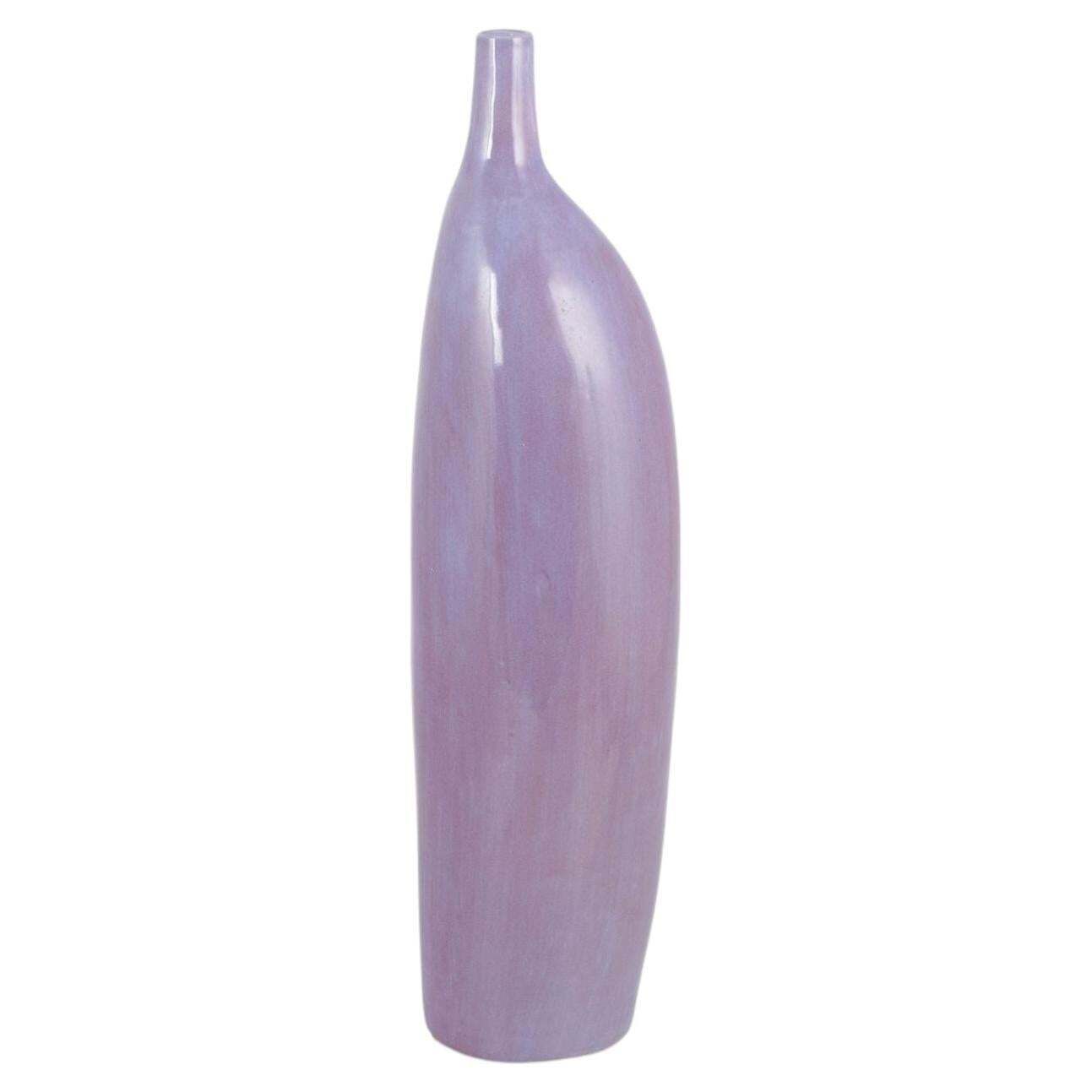 Poterie de studio européenne. Grand vase en céramique à forme sculpturale, années 1980.