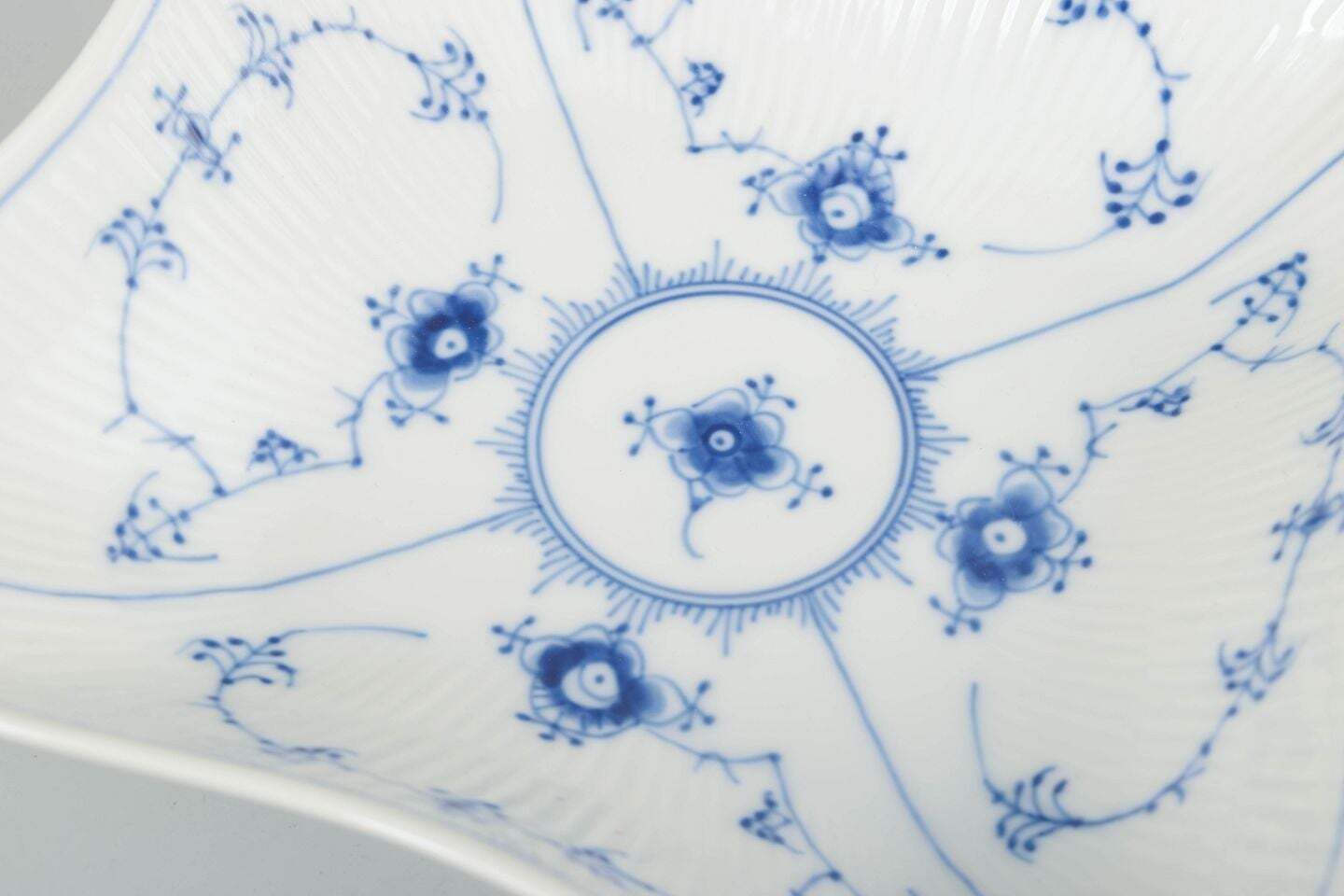Royal Copenhagen, Blue Fluted Plain. Bol de service carré en porcelaine, années 1980 photo for sale