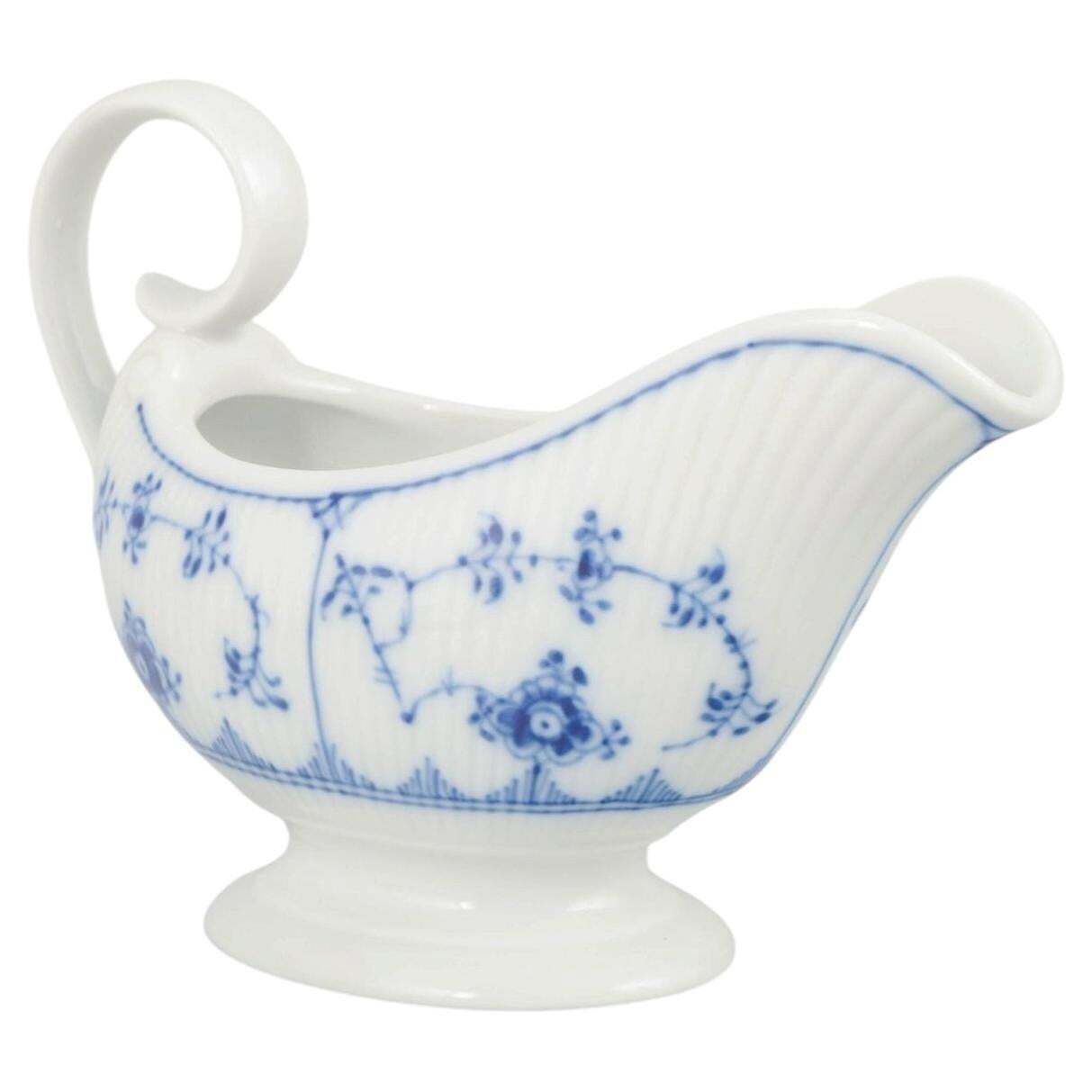 Royal Copenhagen, Blue Fluted Plain. Porseleinen sauskom, 1980 1984